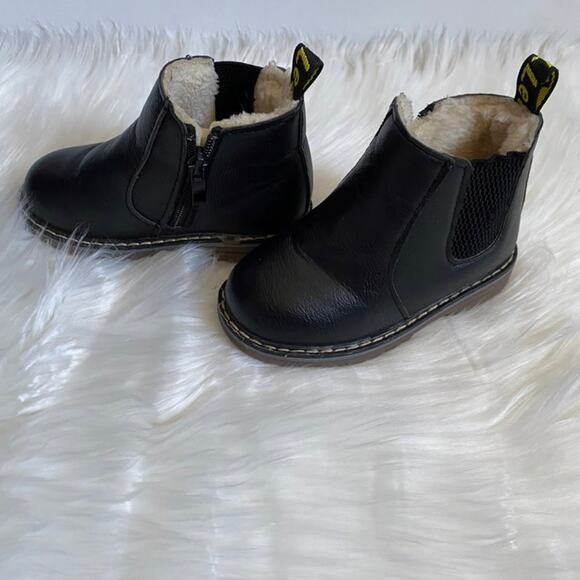 Size 24 black toddler boots - Picture 3 of 8